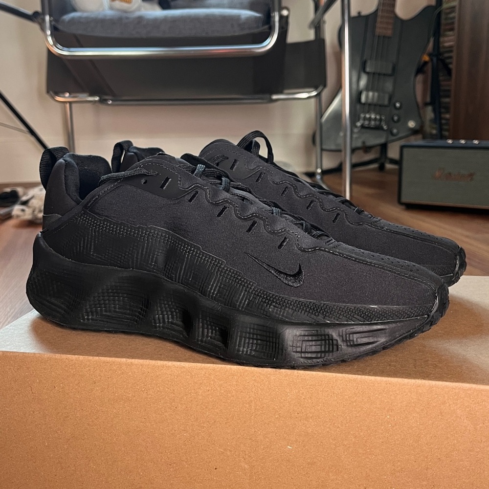 Nike Men's Black Sneakers